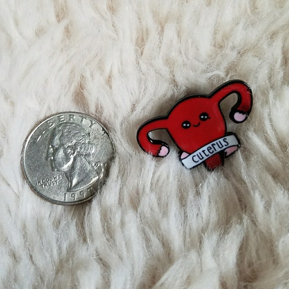 ❤️Cuterus Enamel Pin❤️ - Picture 2 of 3